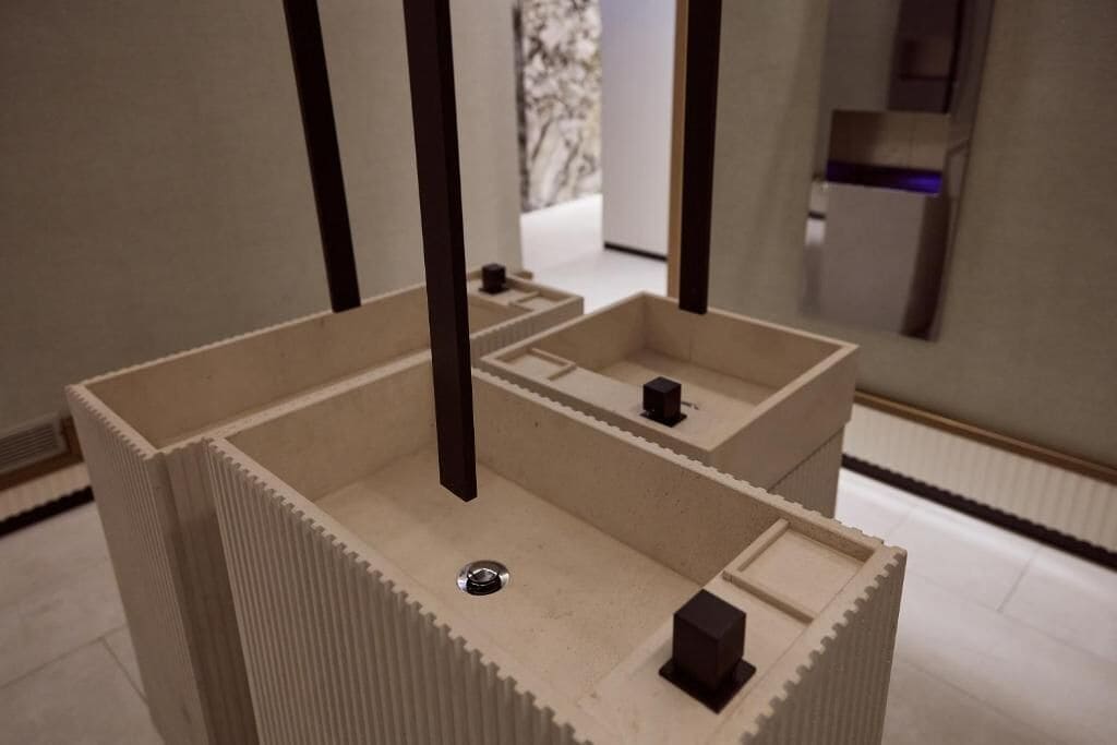 shower, rainfall showerhead, free toiletries, hair dryer