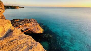 Beach nearby, sun loungers, beach towels
