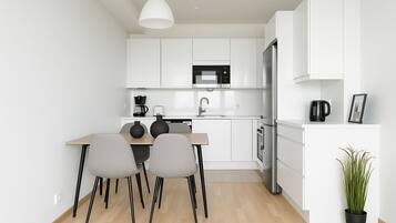 City Apartment, City View, Tower | Private kitchen | Oven, dishwasher, coffee/tea maker, electric kettle