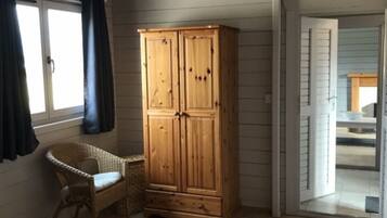 Chalet | 1 bedroom, iron/ironing board, free WiFi, bed sheets