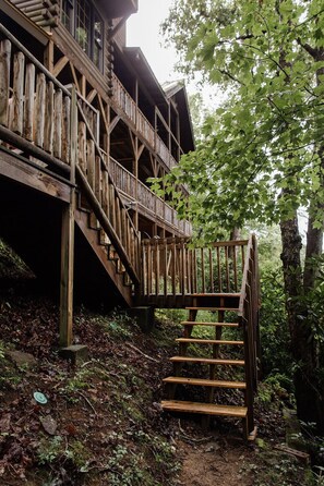 Exterior - The Kingfisher Cabin<br>-Creekside Mountain Escape, Blue Ridge/McCaysville- (McCaysville)