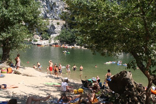 Clear waters, gîte "the source"