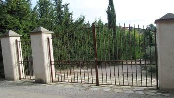 Enceinte de lâhĂ©bergement