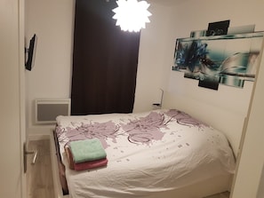 2 Schlafzimmer, BĂŒgeleisen/BĂŒgelbrett, kostenloses WLAN