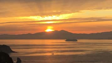 Una spiaggia nelle vicinanze