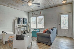 Een flatscreentelevisie, Netflix, Hulu en streamingdiensten