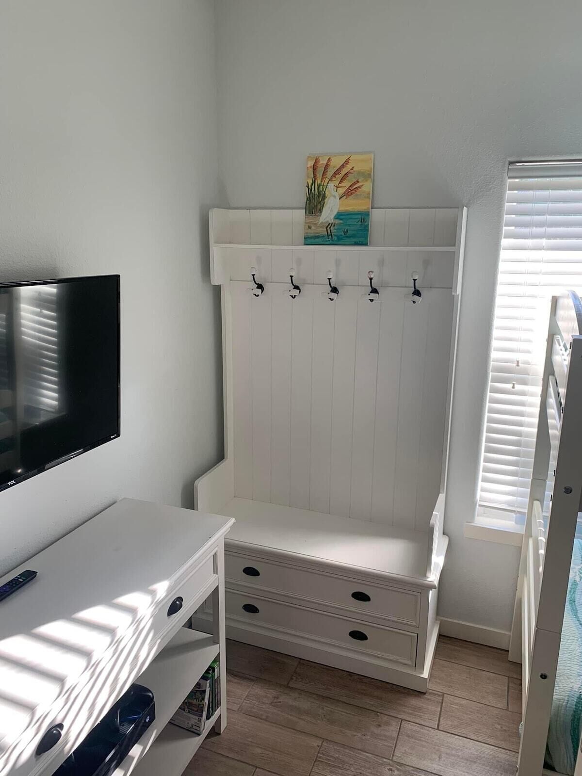 3 slaapkamers, een strijkplank/strijkijzer, wifi, beddengoed