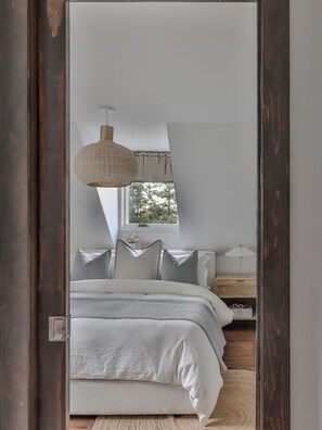 4 makuuhuonetta, työpöytä, silitysrauta/-lauta, ilmainen Wi-Fi