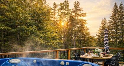 ❤️ White Cottage | Hot Tub | Private Lake Access | Mont-Tremblant Area