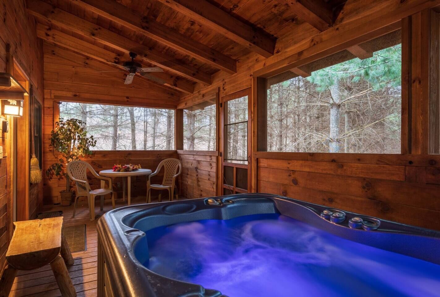 Indoor spa tub