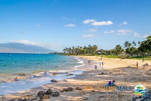 Beach nearby - Panoramic Ocean Views, 150 Feet from Kamaole I Beach, Rooftop Deck, AC (Kihei)