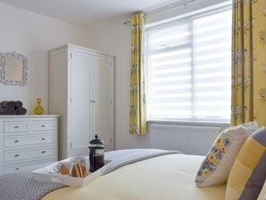 2 bedrooms, bed sheets
