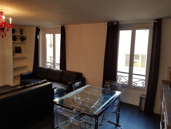 Interior - Flat 30 min Disneyland and 10 min center Paris (Vincennes)
