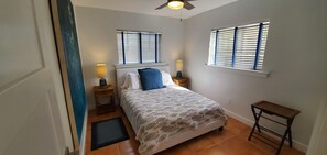 2 bedrooms, iron/ironing board, free WiFi, bed sheets - Elegant Apartment in Quiet & Central Neighborhood (Fort Lauderdale)