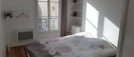 1 dormitorio, tabla de planchar con plancha, wifi gratis y ropa de cama