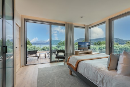 Penthouse avec terrasse - Côté Lac | Vue depuis le balcon. Rivage Hôtel & Spa Annecy