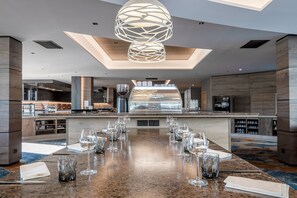 Breakfast, lunch, dinner served; al fresco dining - Rivage Hôtel & Spa Annecy (Annecy)