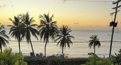 Tradewinds, villa with sea views & pool, 1min walk to beach.