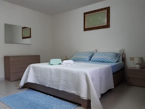 1 bedroom, iron/ironing board, free WiFi, bed sheets