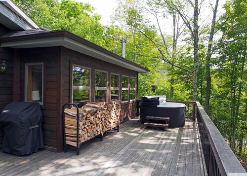 Mountaintop Lookout with Hot Tub under the Stars - Ultimate Family Getaway!