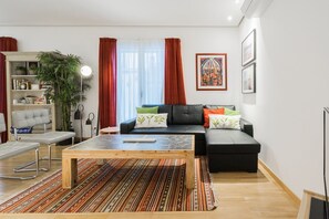 TV - Luxury Apartment in Museum Mile 1 (Madrid)