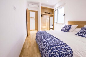 2 bedrooms, iron/ironing board, Internet