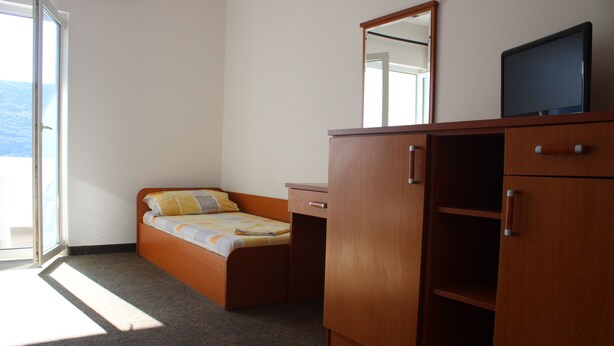 City Room | WiFi (free), bed sheets - Apartmans and rooms Mato (Neum)