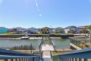 Property grounds - Catch N' Relax in this 4 bedroom Channel Home with Floating Dock (North Myrtle Beach)