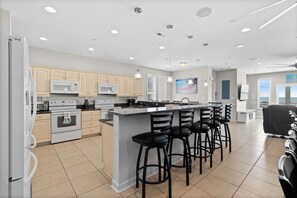 Fridge, microwave, oven, stovetop - Avista Point A - 7 Bedroom Ocean Front Duplex w/shared POOL (North Myrtle Beach)