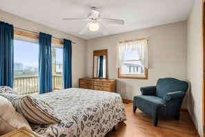 4 bedrooms, iron/ironing board, WiFi, bed sheets - Freebird: Oceanside, Ocean Views, Hot Tub (Kill Devil Hills)