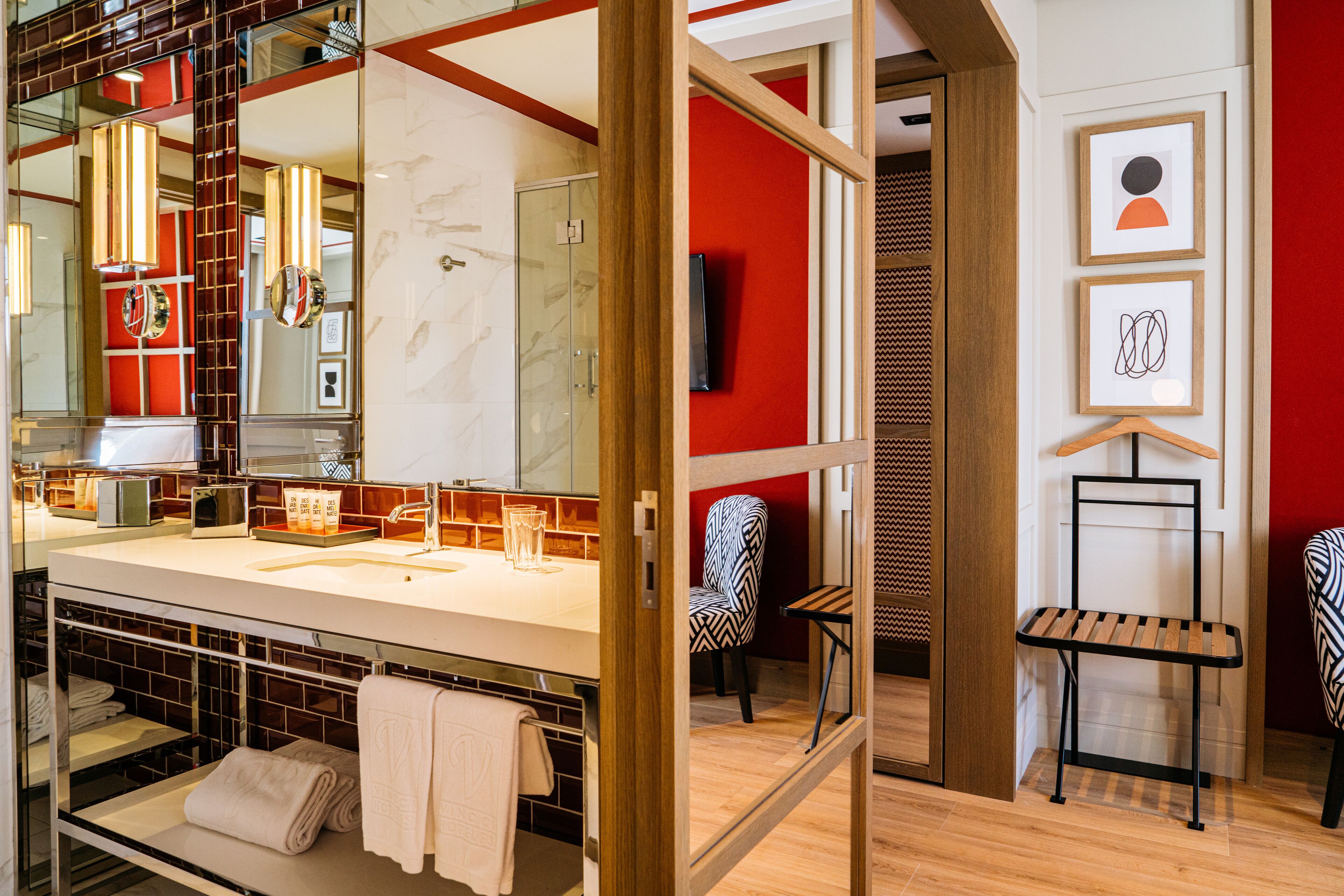 premium bedding, down duvets, minibar, in-room safe