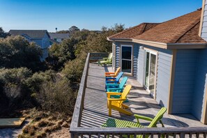 Property grounds - Sunny Days: Oceanside, Dog-friendly and short drive to the beach! (Corolla)