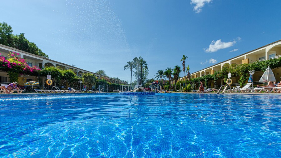 Mariner Club Apartments