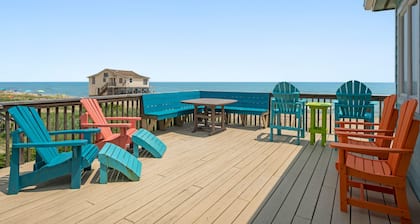 Zane's Beach House: Oceanfront, Spa, Dog Friendly