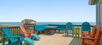 Zane's Beach House: Oceanfront, Spa, Dog Friendly