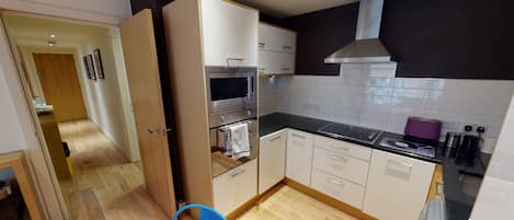 Business Apart Daire, 2 Yatak Odası | Özel mutfak | Tam boy buzdolabı, mikrodalga fırın, fırın, set üstü ocak