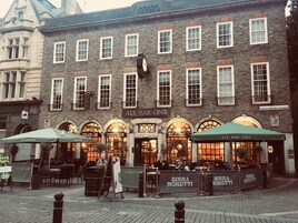 Bar (en la propiedad)