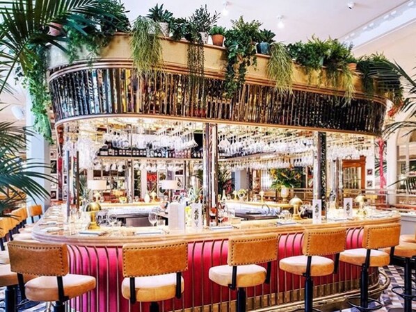 Bar (en la propiedad)