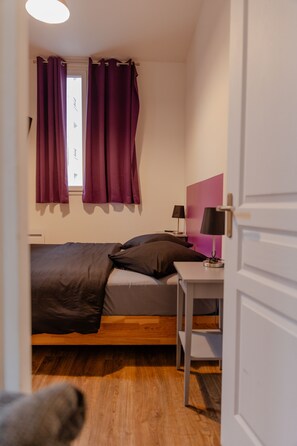 2 bedrooms, iron/ironing board, free WiFi, bed sheets - 2 rooms apartment ideal to visit Paris and Disney (Vincennes)