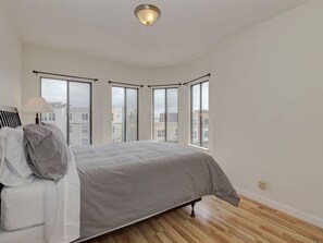 2 bedrooms, desk, iron/ironing board, travel crib