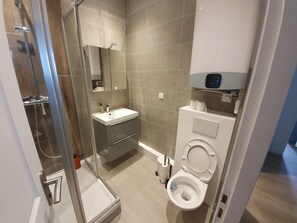 淋浴設備、風筒、提供毛巾、番梘