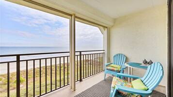 Condo, nhiều giường, ban công, quang cảnh biển | Ban công