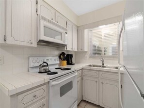 Condo, Multiple Beds, Private Pool, Pool View | Private kitchen