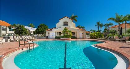 Vista Verde North 2-110, 2 Bedrooms, Pool Access, Hot Tub, Sleeps 6