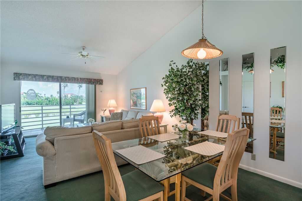 Bloc d'apartaments, diversos llits, piscina privada, vistes al camp de golf | Cuina privada | Cafetera i tetera 