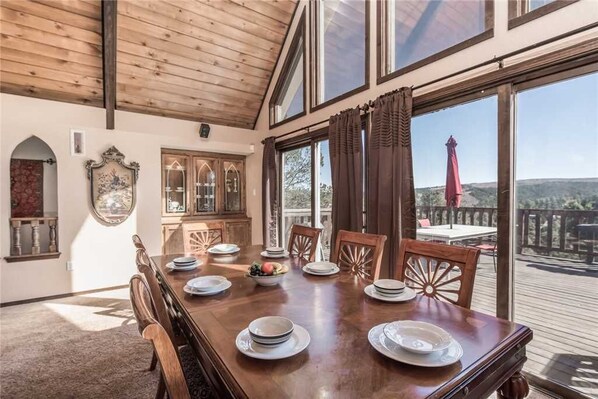 Cabin, Multiple Beds, Hot Tub, Mountain View | Private kitchen