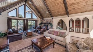 Living room - White Mountain Chateau , 4 Brs, Sleeps 10, Hot Tub (Ruidoso)