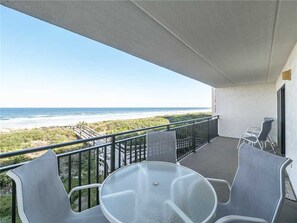 คอนโด, หลายเตียง, ระเบียง, วิวทะเล | ระเบียง