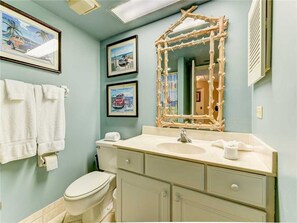 Condo, Multiple Beds, Kitchen, Ocean View | Bathroom