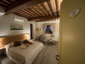 5 bedrooms, iron/ironing board, travel cot, free WiFi